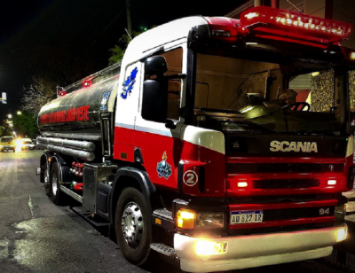 Nueva autobomba para los bomberos voluntarios de Lan�s Oeste