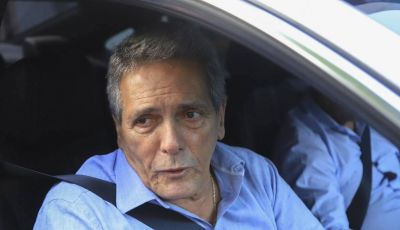 Tras la firma de la CGT, Acu�a prorrog� por 60 d�as el acuerdo de suspensiones en estaciones de servicio