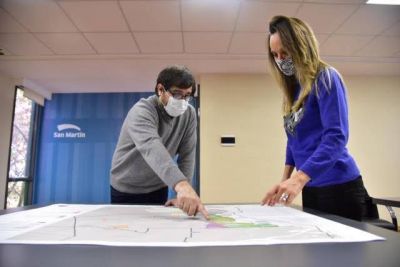 Fernando Moreira y Malena Galmarini firmaron convenios para la expansi�n de las redes de agua y cloacas en San Mart�n