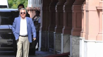 Barrionuevo, Moyano y la interna de Comercio, entre los objetivos del espionaje macrista