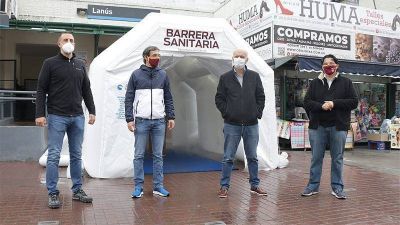 Grindetti inaugur� una nueva barrera sanitaria en un punto estrat�gico, la estaci�n de Lan�s