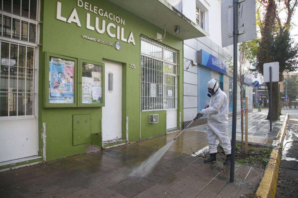 Vicente Lpez contina con las tareas de limpieza y desinfeccin de espacios pblicos