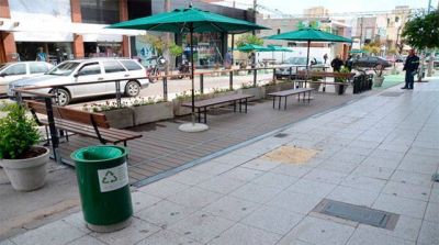 Proponen la instalaci�n de decks para restaurantes y cervecer�as de calle Olavarr�a