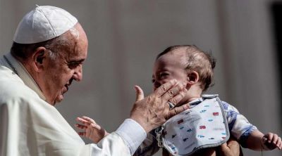 Papa Francisco pide defender a los ni�os: �son el futuro de la familia humana�