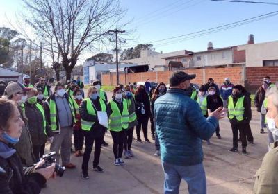 Encuestan 600 domicilios en Operativo Sanitario en Bat�n y anuncian entrega de kits de limpieza