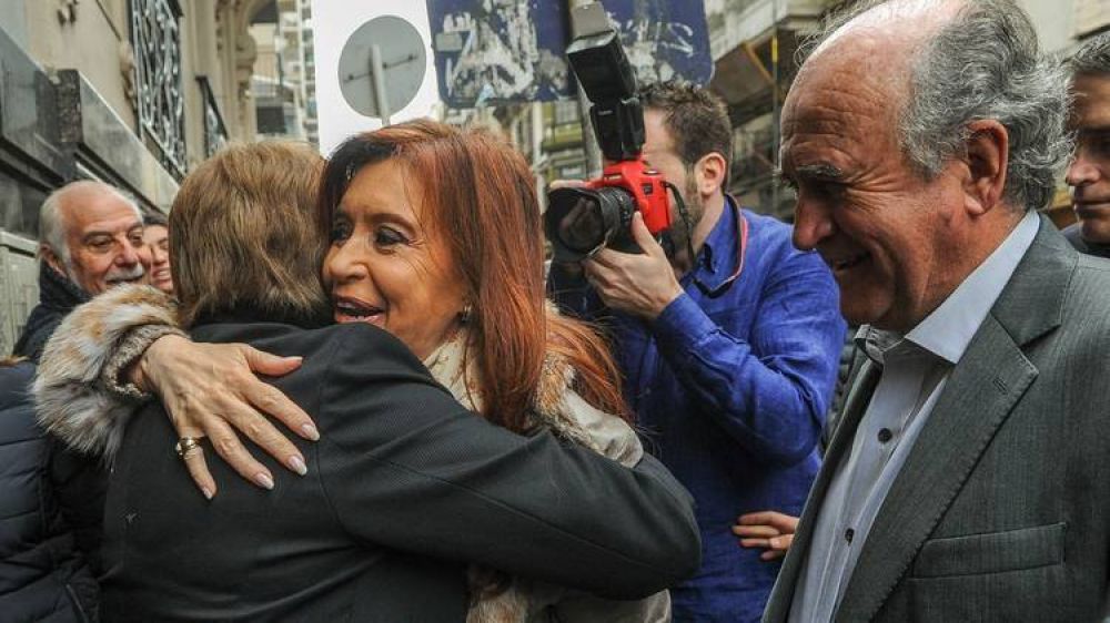La vigilancia al Instituto Patria, la denuncia que probara el espionaje a Cristina Kirchner y la cobertura legal de la AFI