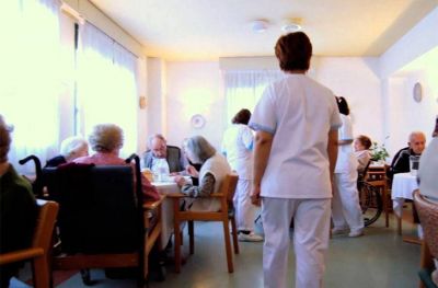 Crece la depresi�n de los abuelos en los geri�tricos de Mar del Plata por la falta de visitas