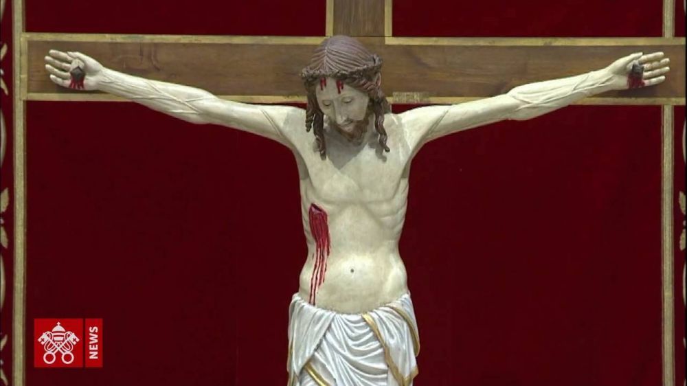 El Papa: La fragilidad de una Hostia rompe las corazas de nuestro ego�smo