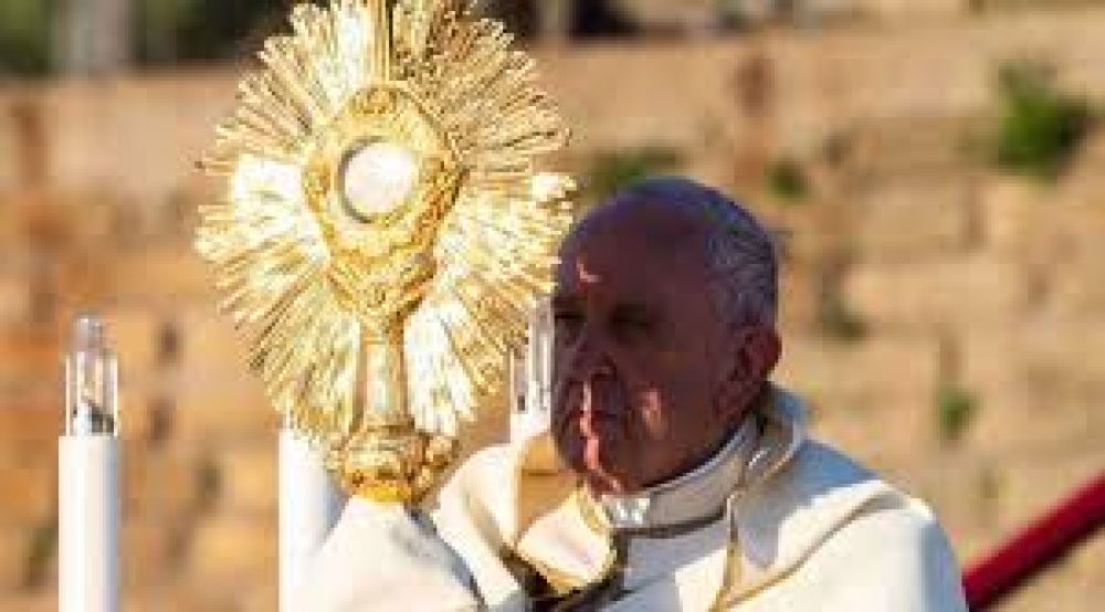Corpus Christi 2020: El Papa afirma que no podemos prescindir de la Eucarista