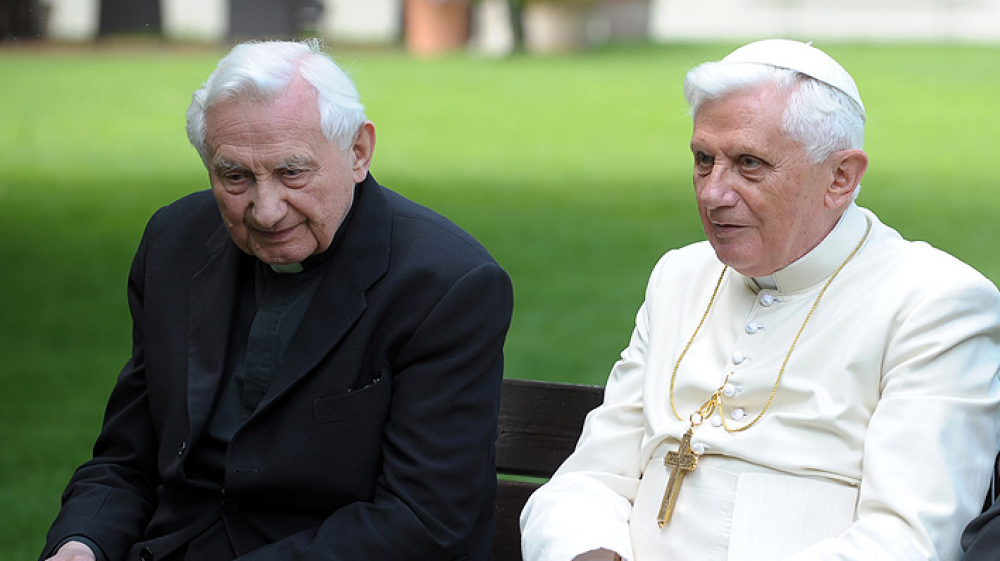 Benedicto XVI viajó a Alemania para estar cerca de su hermano enfermo