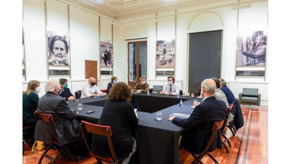 Cumbre tripartita para limar diferencias por la cuarentena