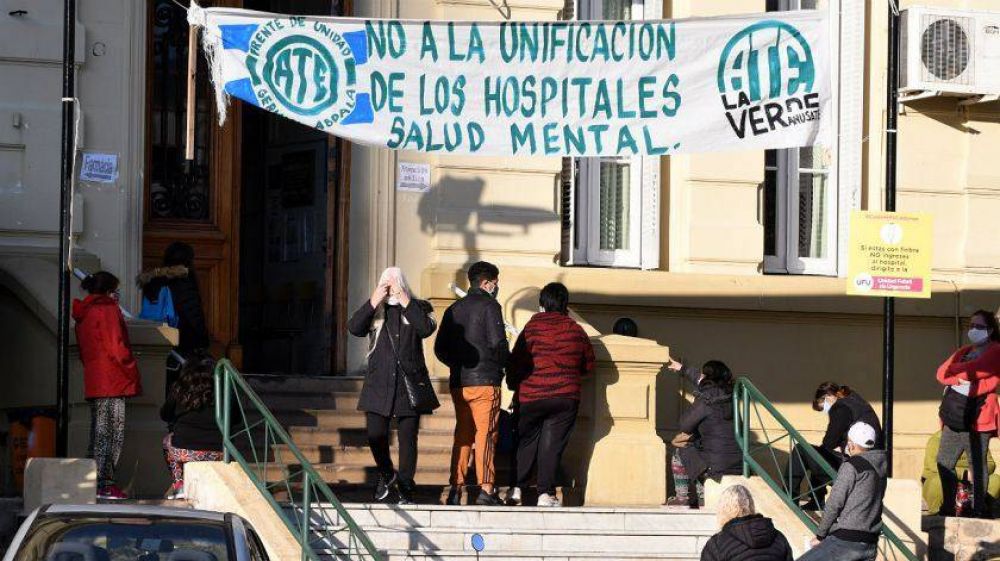 Las pacientes del hospital Moyano slo quieren hacer una llamada