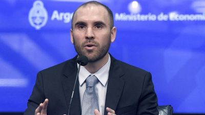 El Gobierno logr� reducir el importe y los intereses de la deuda en pesos y extender vencimientos