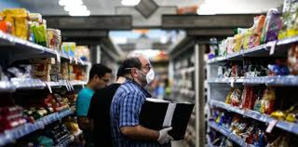 Sin cobertura de los medios, ya son ms de 400 los trabajadores de supermercados contagiados de Covid-19