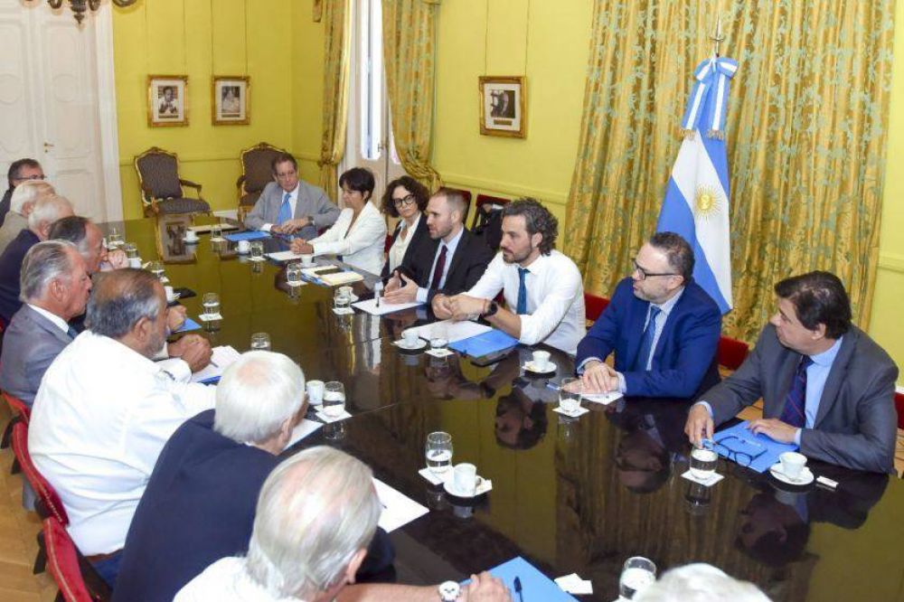 El Gobierno re�ne a empresarios y gremios para revisar el ATP