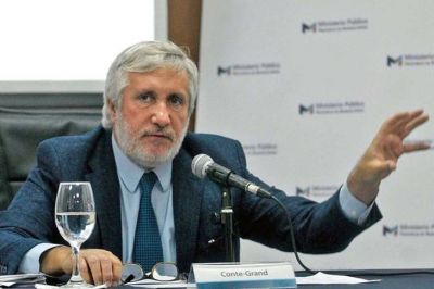El fiscal de Lomas denunci� a Conte Grand por una unidad especial para armar causas