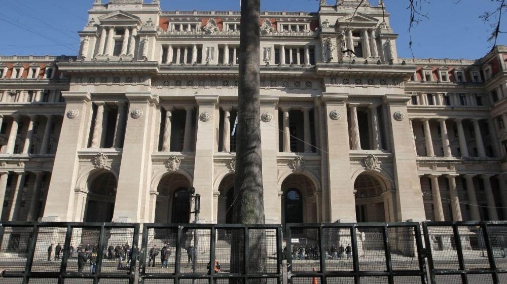 La Corte dispuso que tambin los judiciales cobren el aguinaldo en cuotas