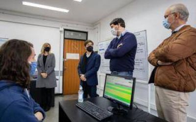 Coronavirus: Kicillof recorri� Centro de Telellamadas de la UNLP, encargado del seguimiento a contactos de pacientes