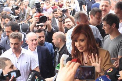 En realidad la AFI de Macri espiaba a CFK para 