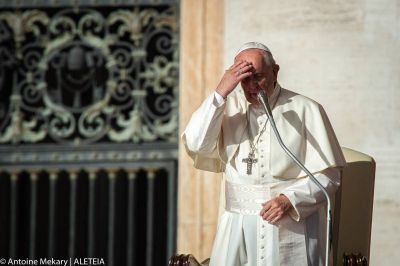 Papa Francisco: La oraci�n nos da nobleza y sin su poes�a el alma cojea