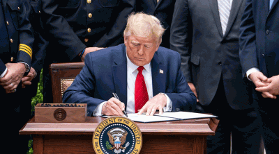 Trump firma orden ejecutiva en favor de comunidades religiosas que brindan adopci�n