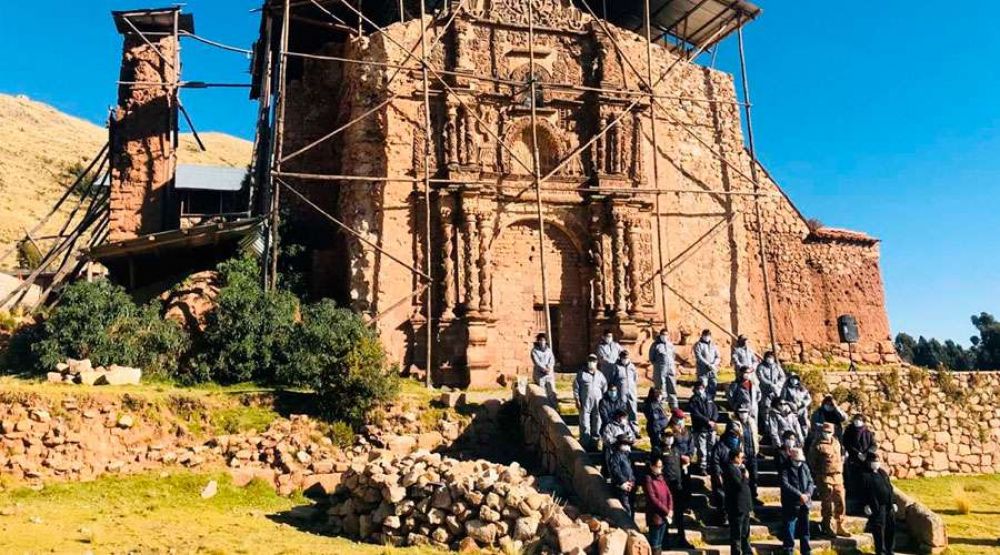 Restaurar�n iglesia de 400 a�os donde se celebr� la primera Misa en aimara