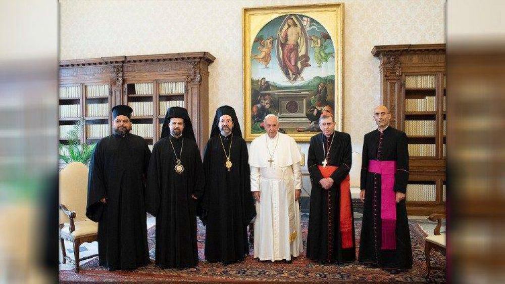 El Papa saluda a Bartolom� I en la solemnidad de San Pedro y Pablo