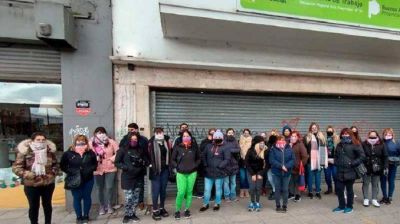 Trabajadores de hotel reclaman por falta de haberes: �Somos 93 familias sin nada�