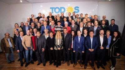 Legisladores e intendentes oficialistas piden a la oposici�n �prudencia y solidaridad�
