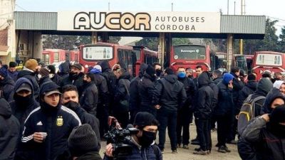 Paro de colectivos en varias provincias tras la rebeli�n en la UTA C�rdoba