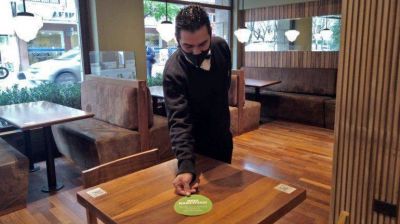 Los caf�s celebran la reapertura: 