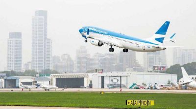 Aerol�neas anticip� a su personal que solo pagar� el 50% de los sueldos de junio