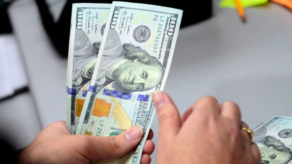 Los economistas prevn una inflacin del 40,7% a fin de ao y un dlar oficial a $88