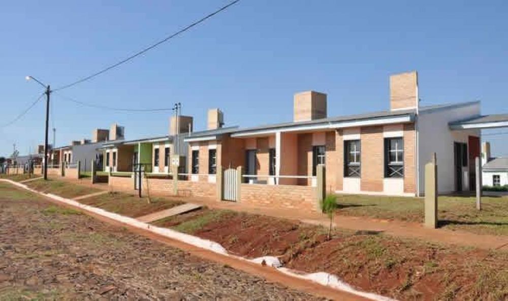 El IPRODHA avanza con la construccin de 1700 viviendas en toda la extensin del territorio misionero