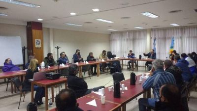 Garro analiz� con gremios un plan de viviendas en el ex �Club de Planeadores�