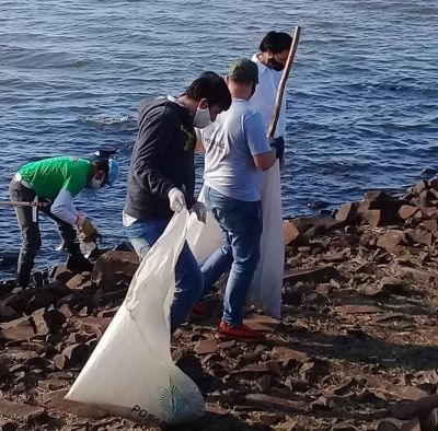 Retiran 600 kilos de basura en nuevo operativo de limpieza en el r�o Paran�