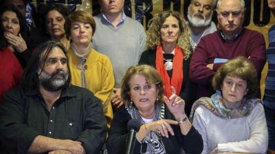 Los gremios le pidieron a Kicillof una bonificaci�n a los maestros por el coronavirus