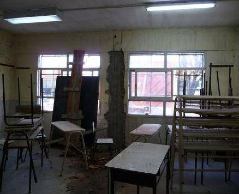 Obras paralizadas: Una de las aulas de la Escuela Media N� 22