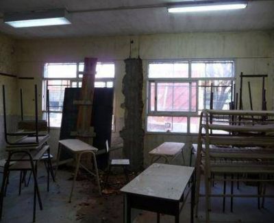 Obras paralizadas: Una de las aulas de la Escuela Media N� 22