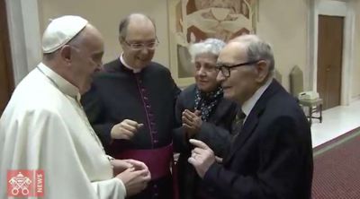 Papa Francisco llama a la viuda de Ennio Morricone, famoso compositor italiano