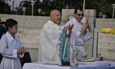El Papa alienta al cura villero que �pelea� contra el coronavirus
