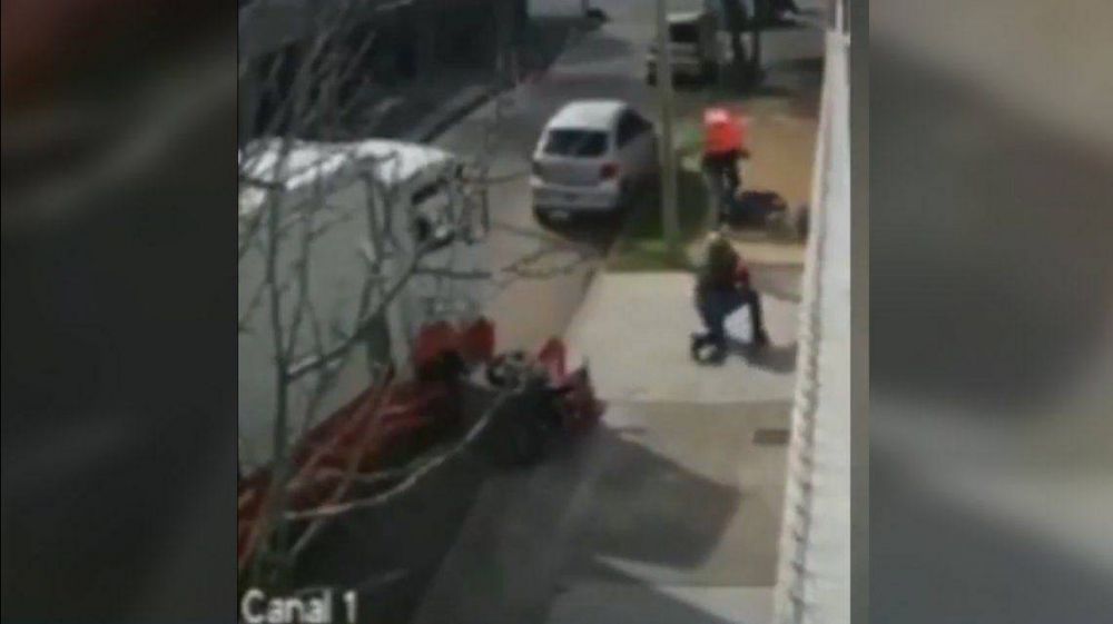 Soderos héroes: embistieron con su camión a motochorros que atacaban a una mujer