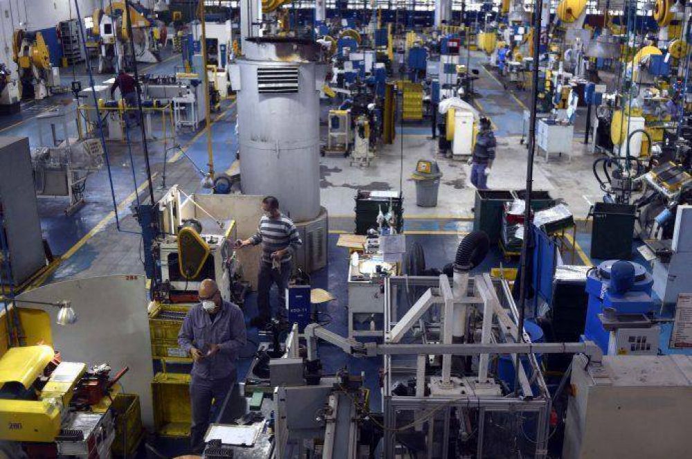 Industria: uso de capacidad instalada mejor desde mnimo de abril pero se mantuvo por debajo del 50%