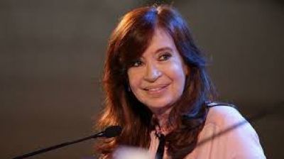 Ella sigue pensando igual