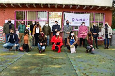 Naci�n transferir� fondos para comedores merlenses