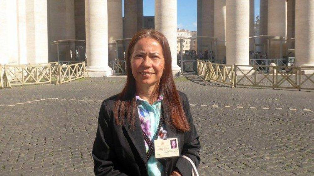 Laura Vicu�a: 