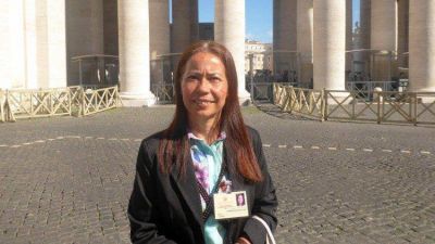 Laura Vicu�a: 