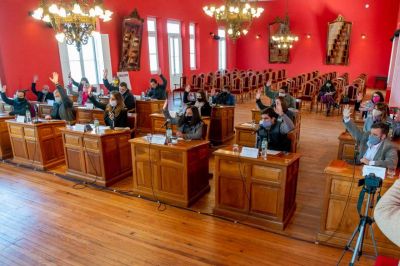 Jun�n desaf�a a la Provincia y entra a una fase 4 �ampliada�