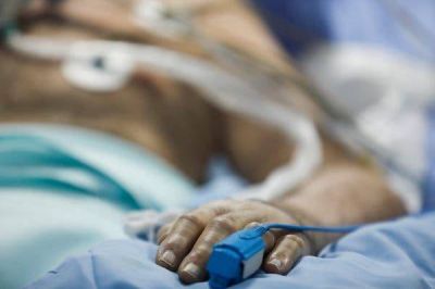 Evolucionan satisfactoriamente los dos pacientes con coronavirus que recibieron transfusiones de plasma