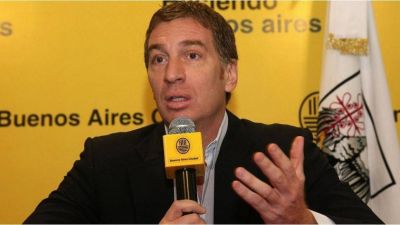 Santilli pidi� responsabilidad a los porte�os para evitar contagios
